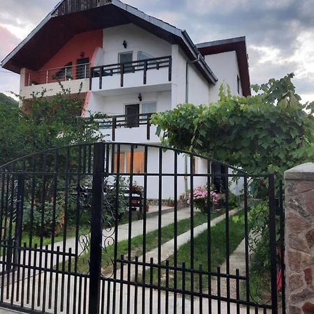 Casa Lica Apartment Caciulata Ngoại thất bức ảnh