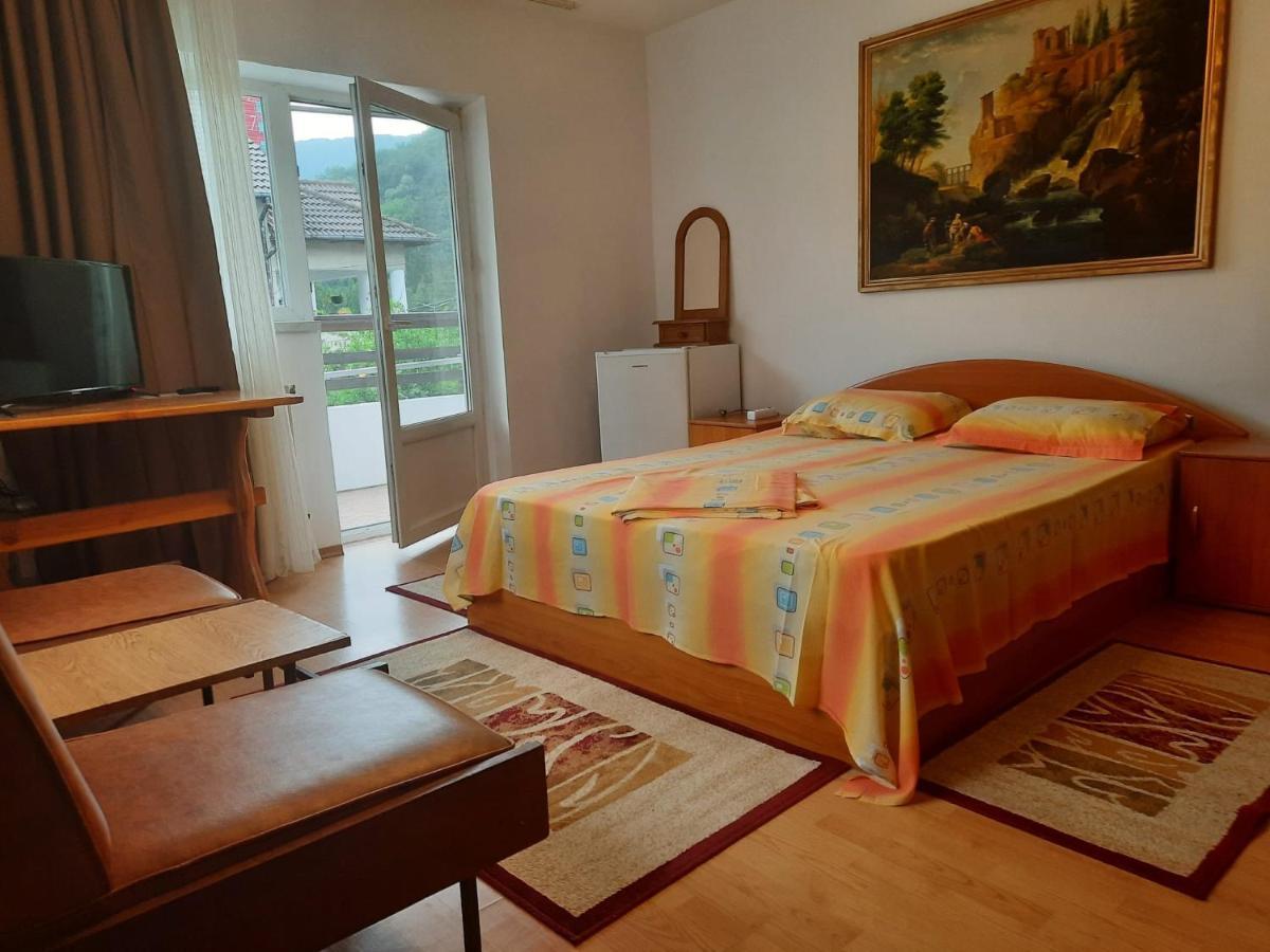 Casa Lica Apartment Caciulata Ngoại thất bức ảnh